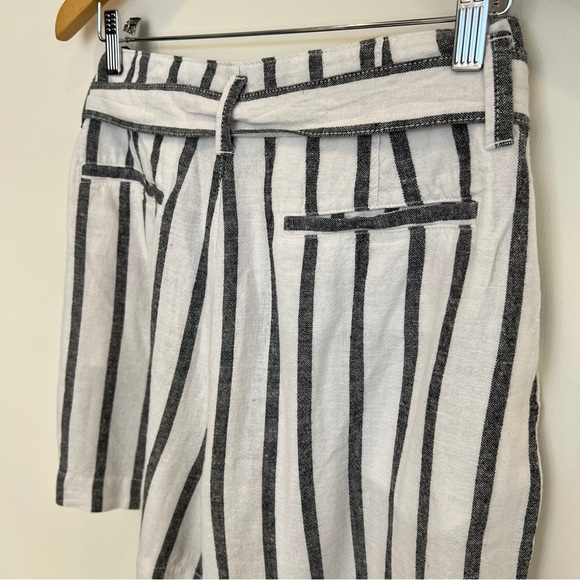 ❤️💜💙💛 Sanctuary White Navy Striped Linen Inland High Rise Paperbag Shorts NWT - Picture 5 of 10